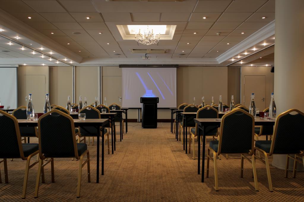 Hotel Le Vendome Cape Town Ngoại thất bức ảnh A meeting room at the hotel