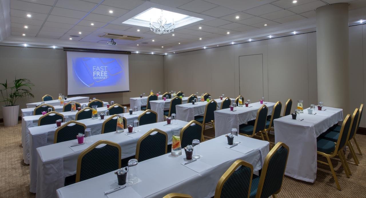 Hotel Le Vendome Cape Town Ngoại thất bức ảnh The conference room at the hotel
